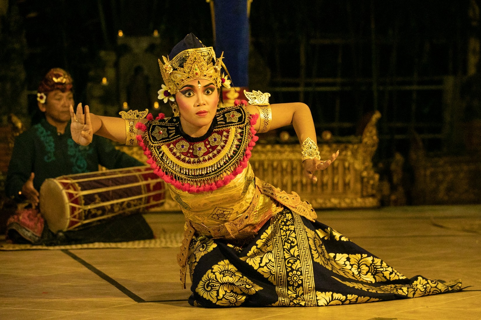 Artsline - Start your Fall with dance, theatre, and festivals! 9 bali