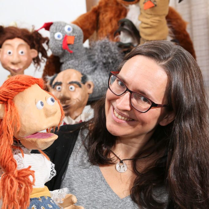 Artsline - Storytelling in Theatre, Music, and Art for Summer Fun! 3 barefoot puppets