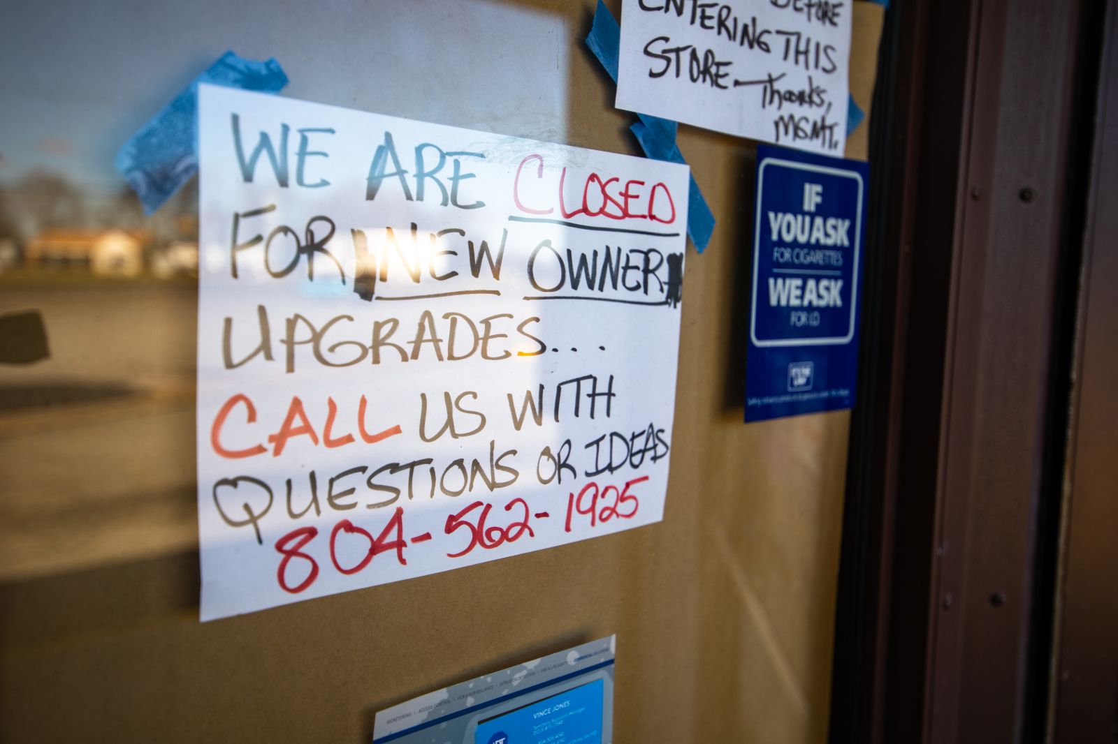 Mother-Daughter Hope To Open Second Black-Owned Grocery Store in Food Desert 2 A sign announcing the current closure. (Photo: Crixell Matthews/VPM News)