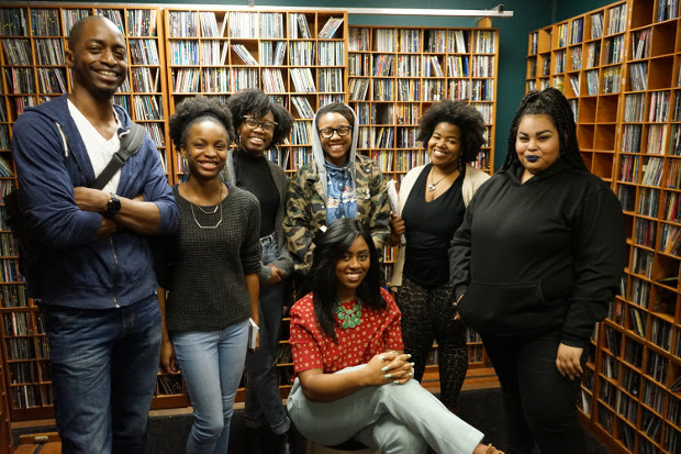 Dr. Chioke l’Anson with students at VPM. (Photo: VCU University Relations)