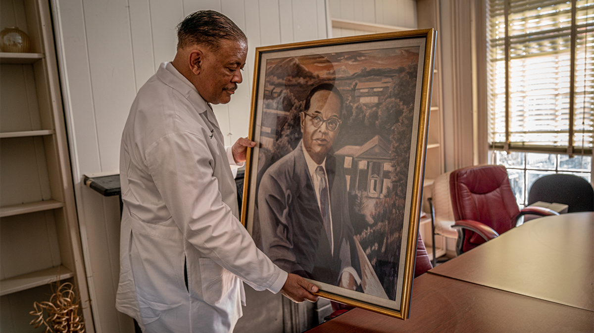 Virginia medical schools aim to recruit Black doctors 1 Dr. Richard Jackson, a Richmond primary care physician, is a third-generation doctor whose practice, Dominion Medical Associates, dates back to 1911.