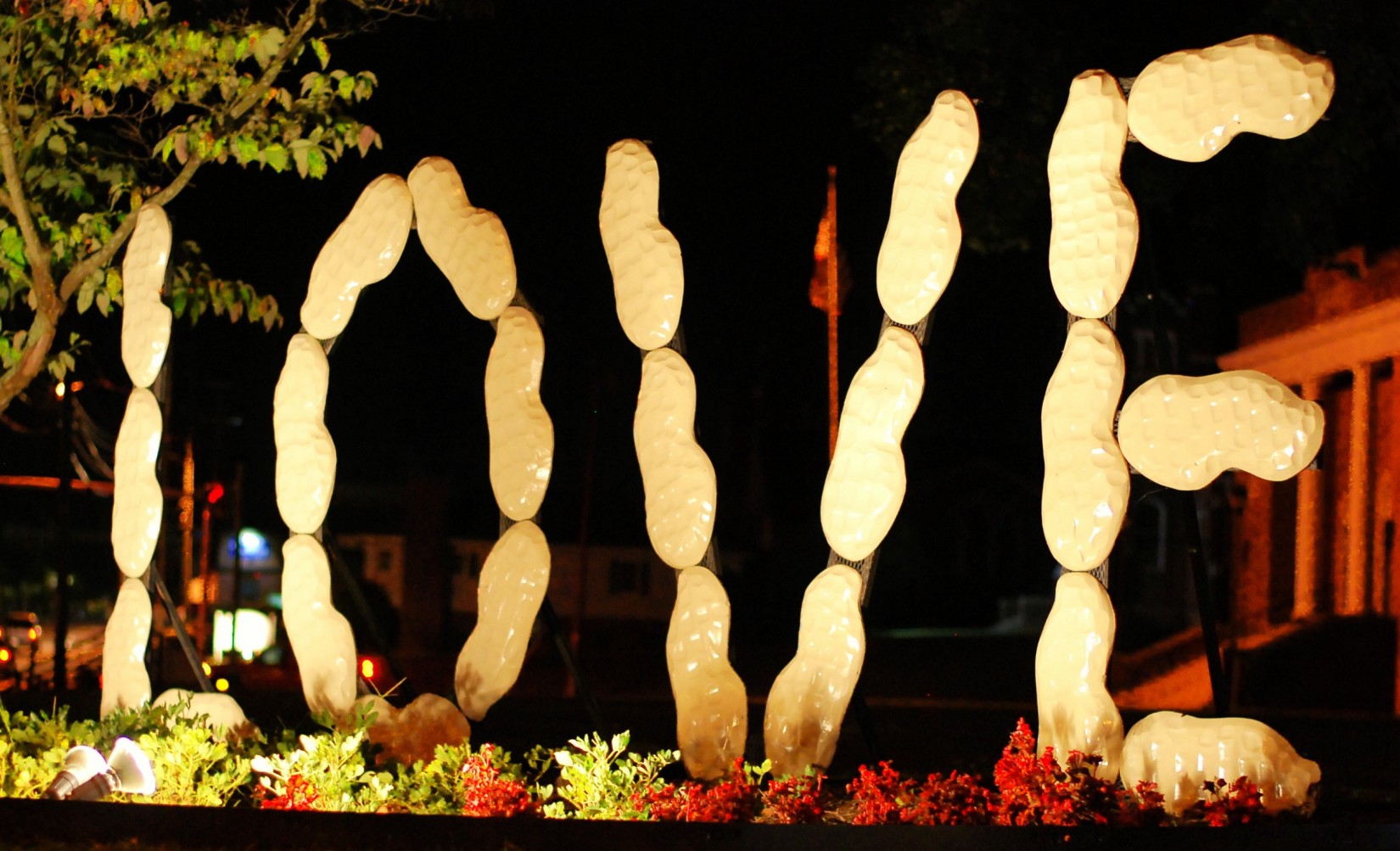 Artsline - Start your Fall with dance, theatre, and festivals! 1 peanut festival